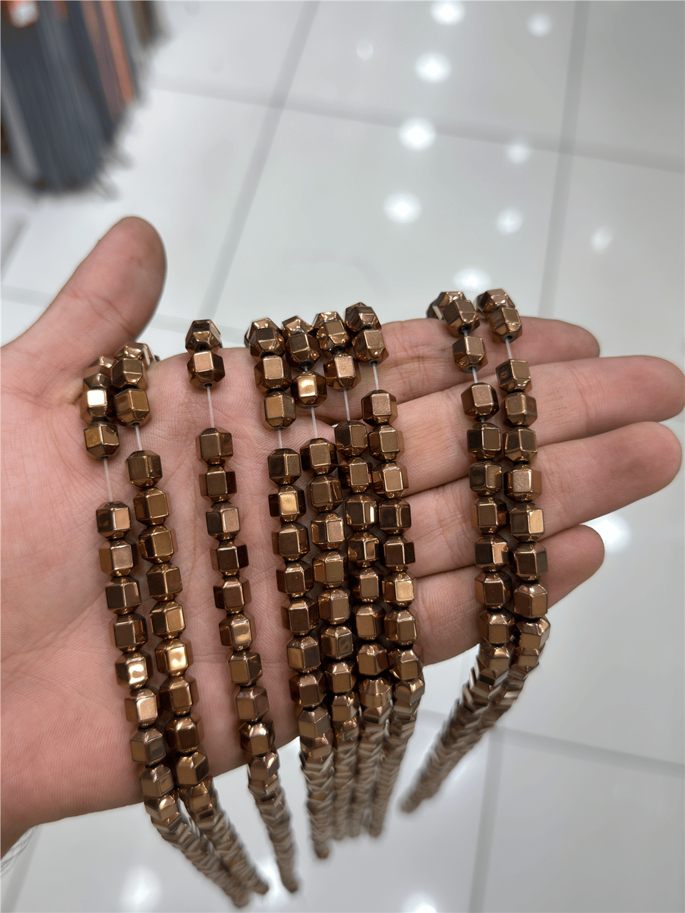Hematit Taşı Özel Kesim Parlak Kahverengi 8x8mm Doğal Taş Dizi
