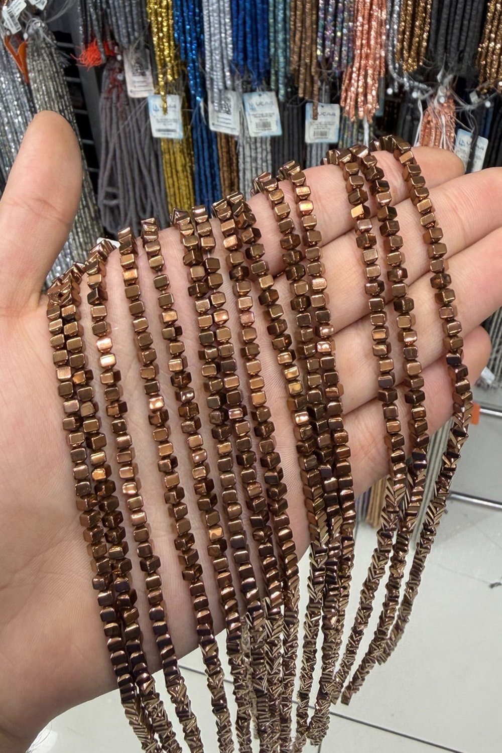 Hematit Taşı Özel Kesim Parlak Kahverengi 4x4mm Doğal Taş Dizi