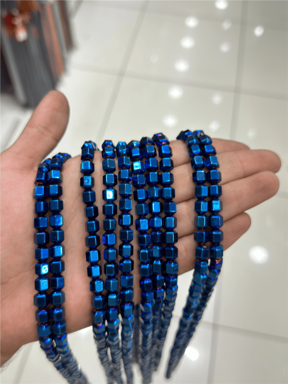 Hematit Taşı Özel Kesim Parlak Mavi 8x8mm Doğal Taş Dizi