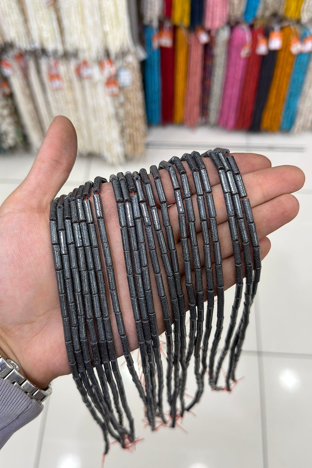 Hematit Taşı Silindir Kesim 4x13mm- Parlak Füme Doğal Taş Dizi