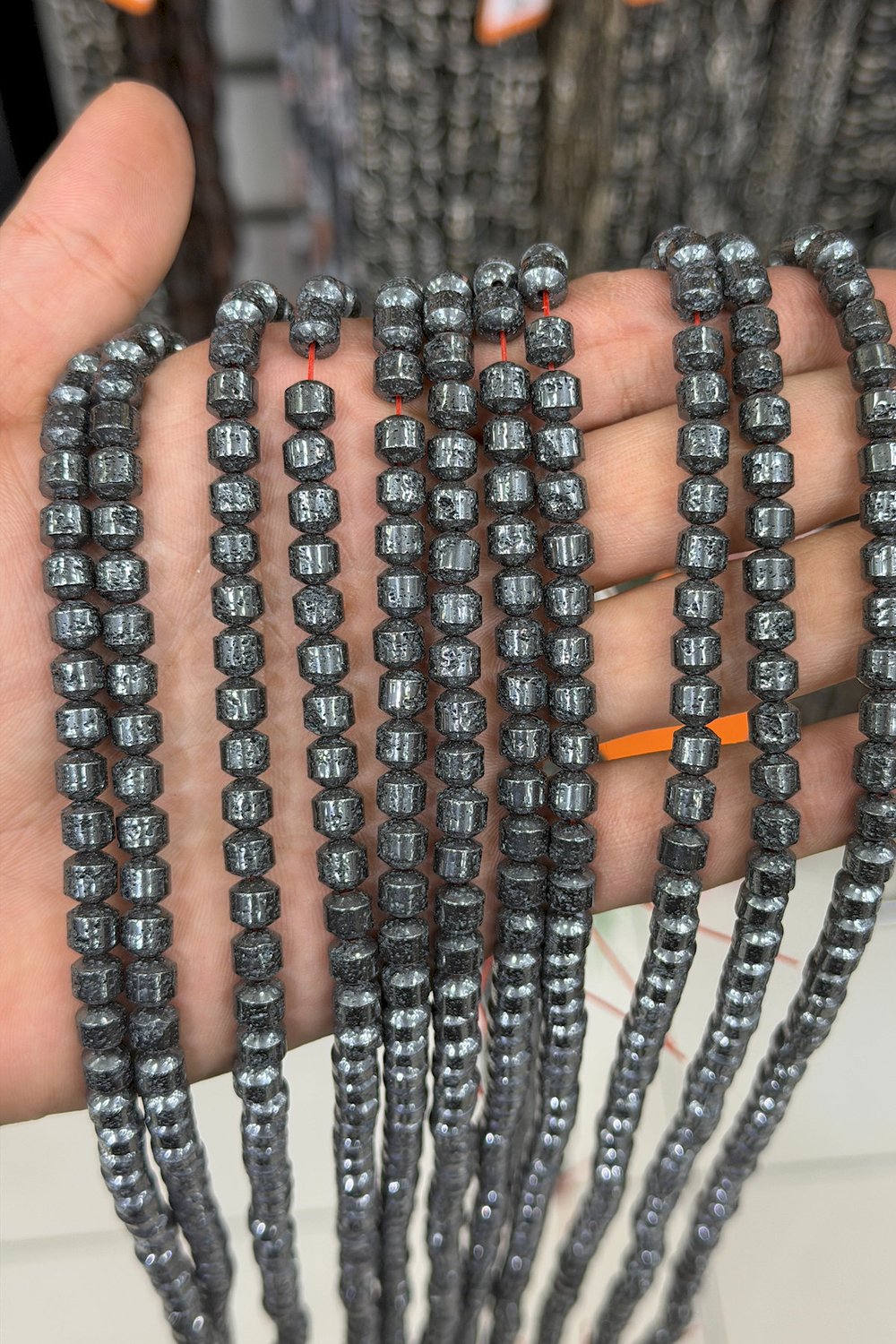 Hematit Taşı Silindir Kesim 6x6mm- Parlak Füme Doğal Taş Dizi