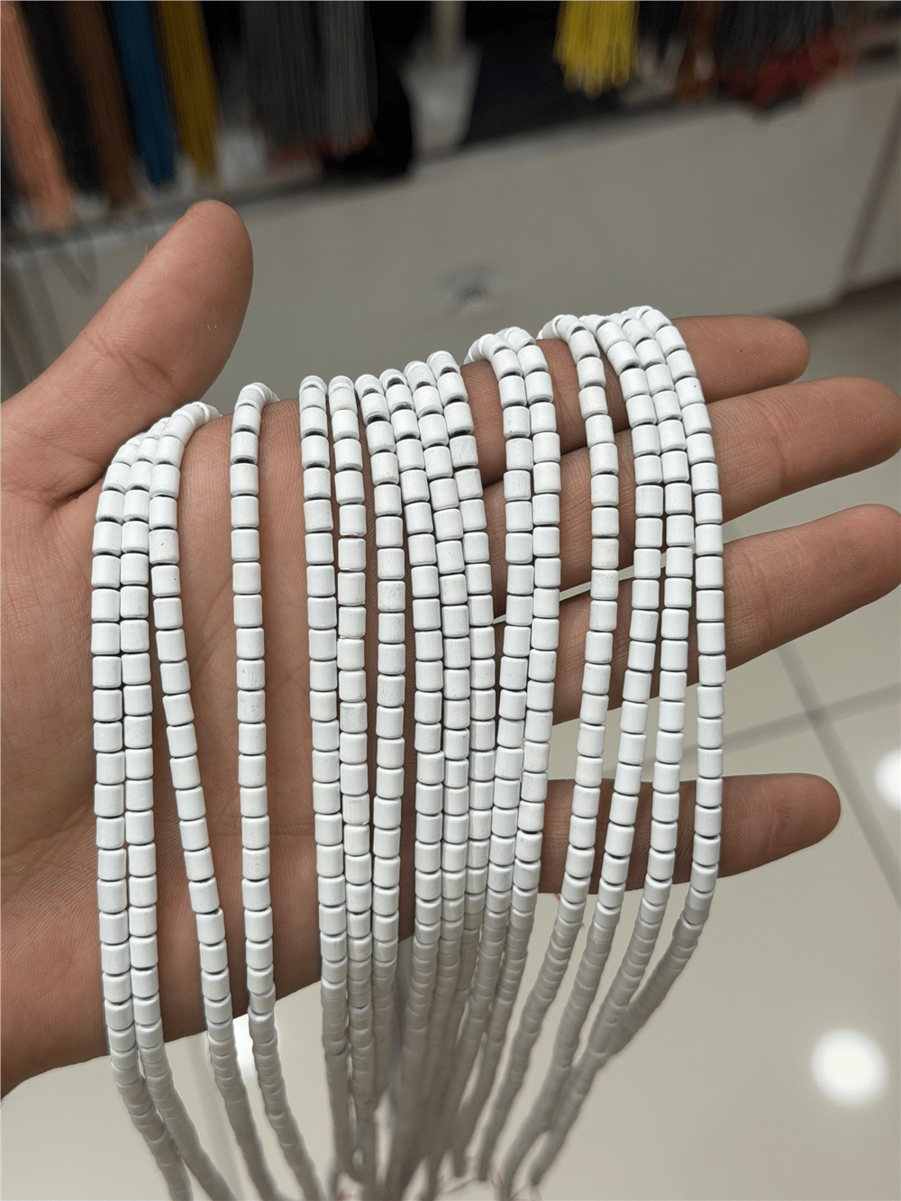 Hematit Taşı Silindir Kesim Beyaz 4mm Doğal Taş Dizi