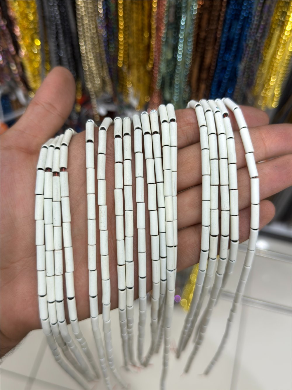 Hematit Taşı Silindir Kesim Beyaz 4x13mm Doğal Taş Dizi