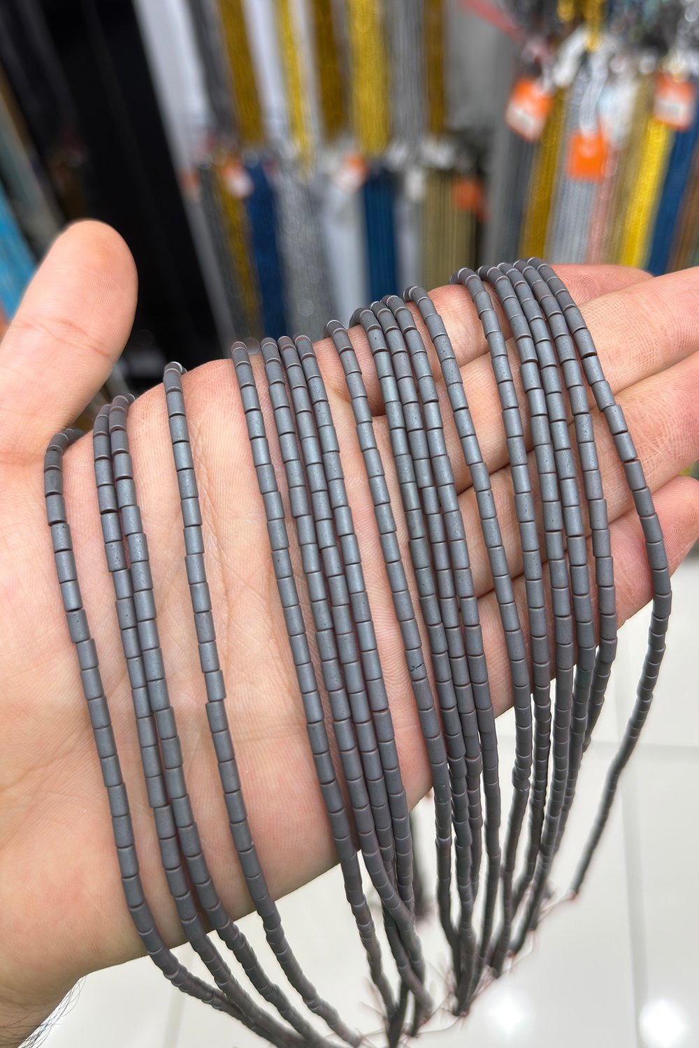 Hematit Taşı Silindir Kesim Mat Gri 3x5mm Doğal Taş Dizi