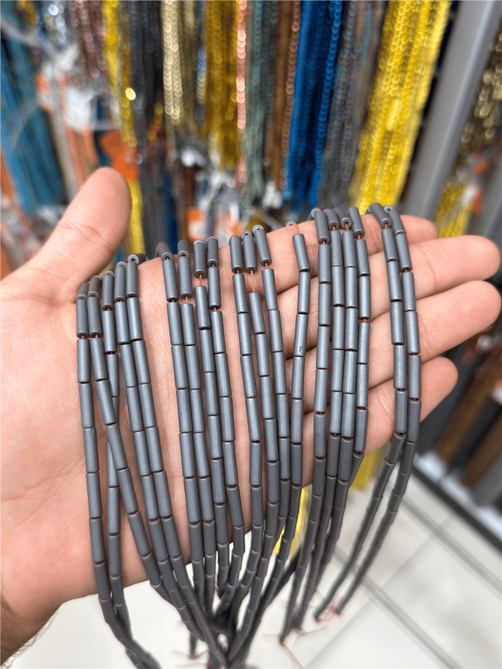 Hematit Taşı Silindir Kesim Mat Gri 4x13mm Doğal Taş Dizi