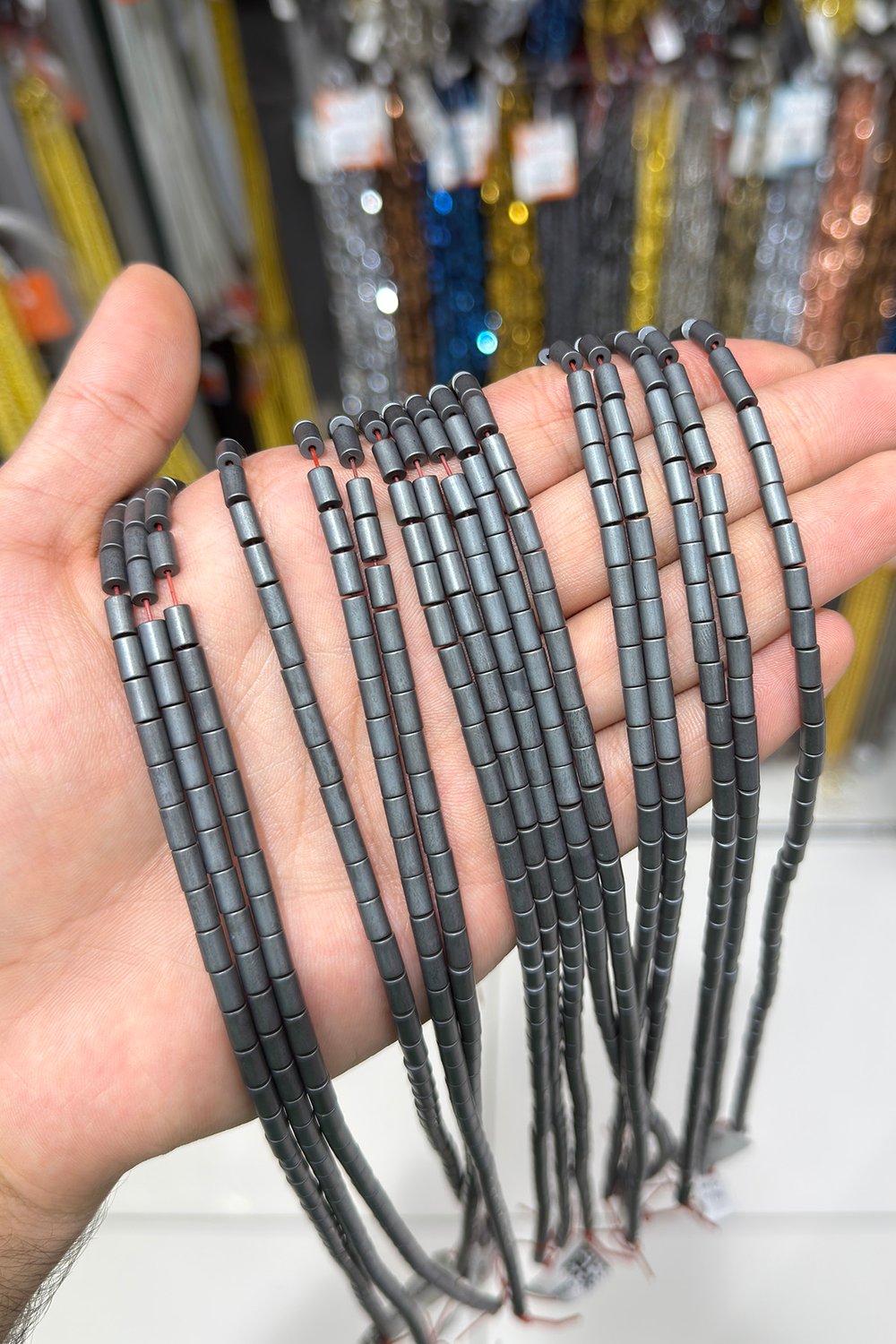 Hematit Taşı Silindir Kesim Mat Gri 4x6mm Doğal Taş Dizi