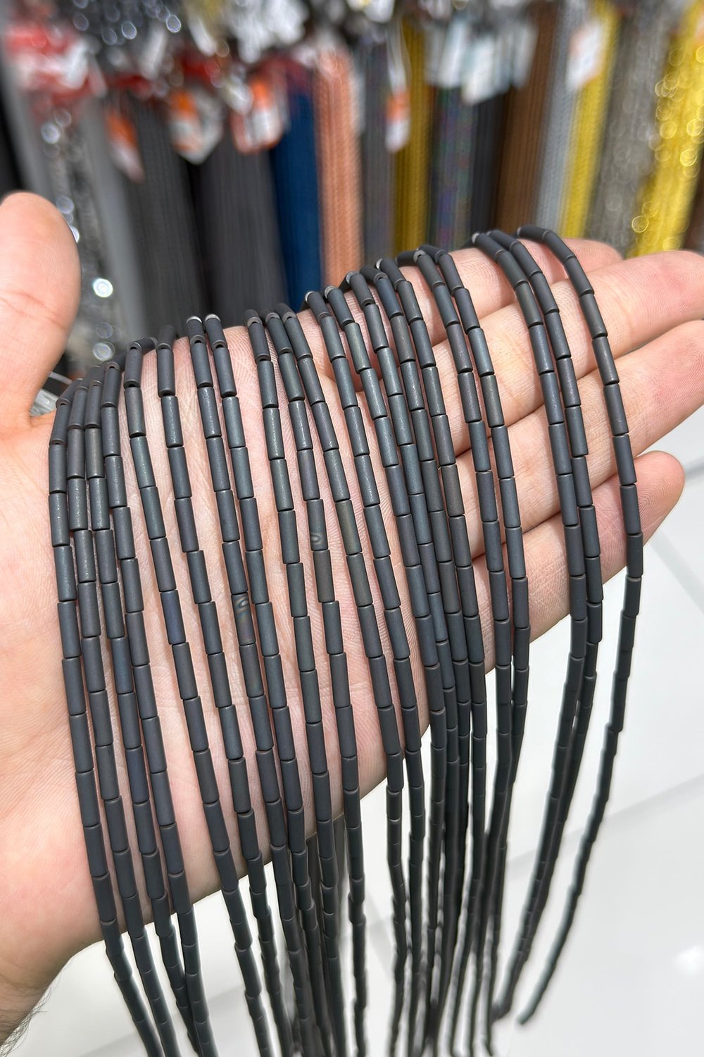 Hematit Taşı Silindir Kesim Mat Siyah 3x9mm Doğal Taş Dizi