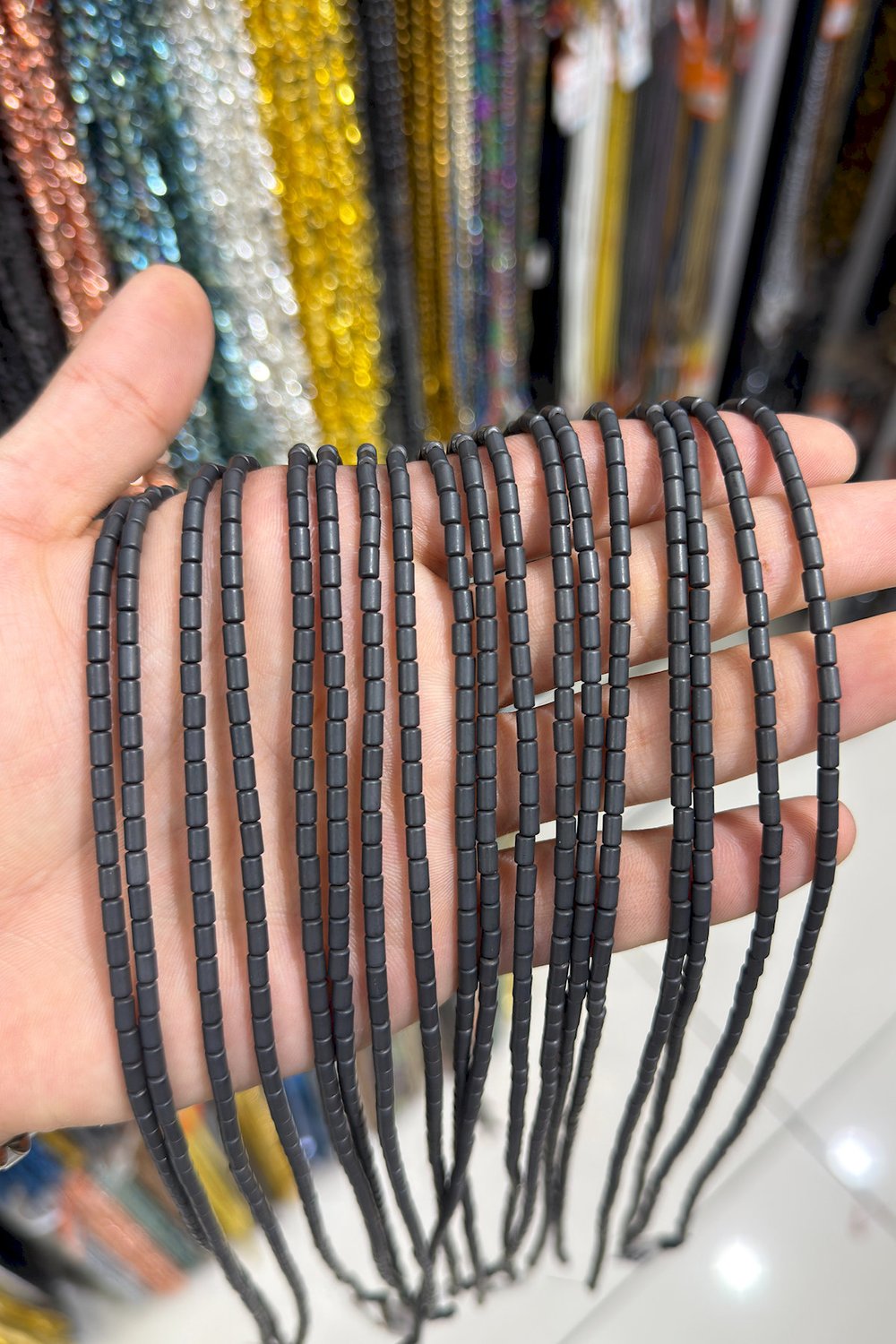 Hematit Taşı Silindir Kesim Mat Siyah 3x5mm Doğal Taş Dizi