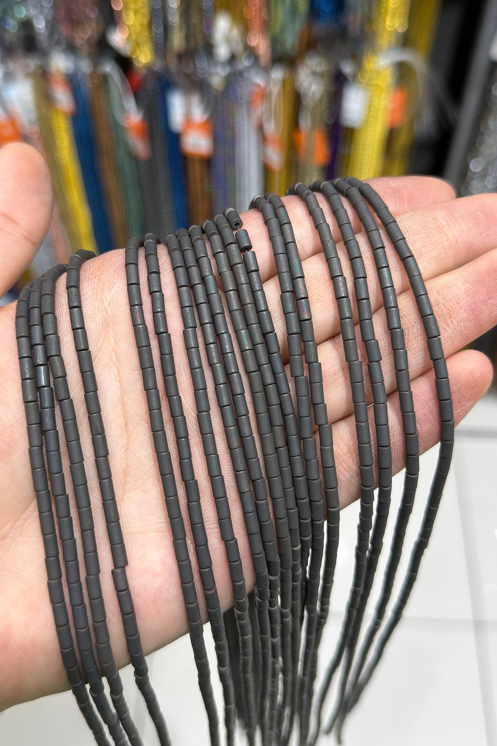 Hematit Taşı Silindir Kesim Mat Siyah 3x5mm Doğal Taş Dizi