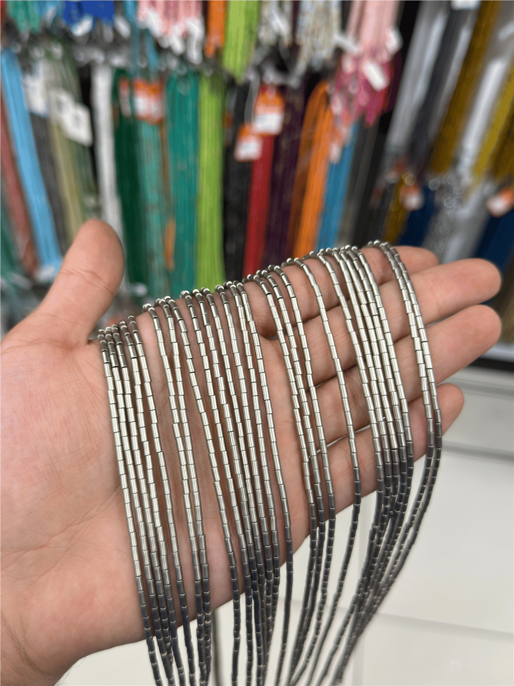 Hematit Taşı Silindir Kesim Mat Titanyum 2x4mm Doğal Taş Dizi