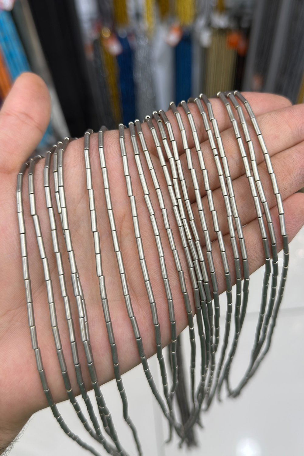 Hematit Taşı Silindir Kesim Mat Titanyum 2x8mm Doğal Taş Dizi