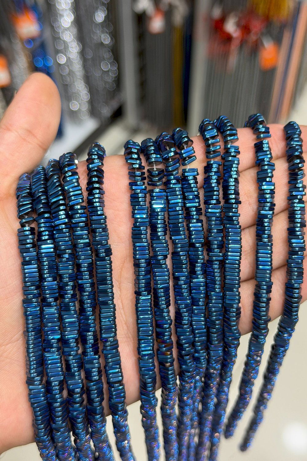 Hematit Taşı Üçgen Kesim Parlak Mavi 6x2mm Doğal Taş Dizi