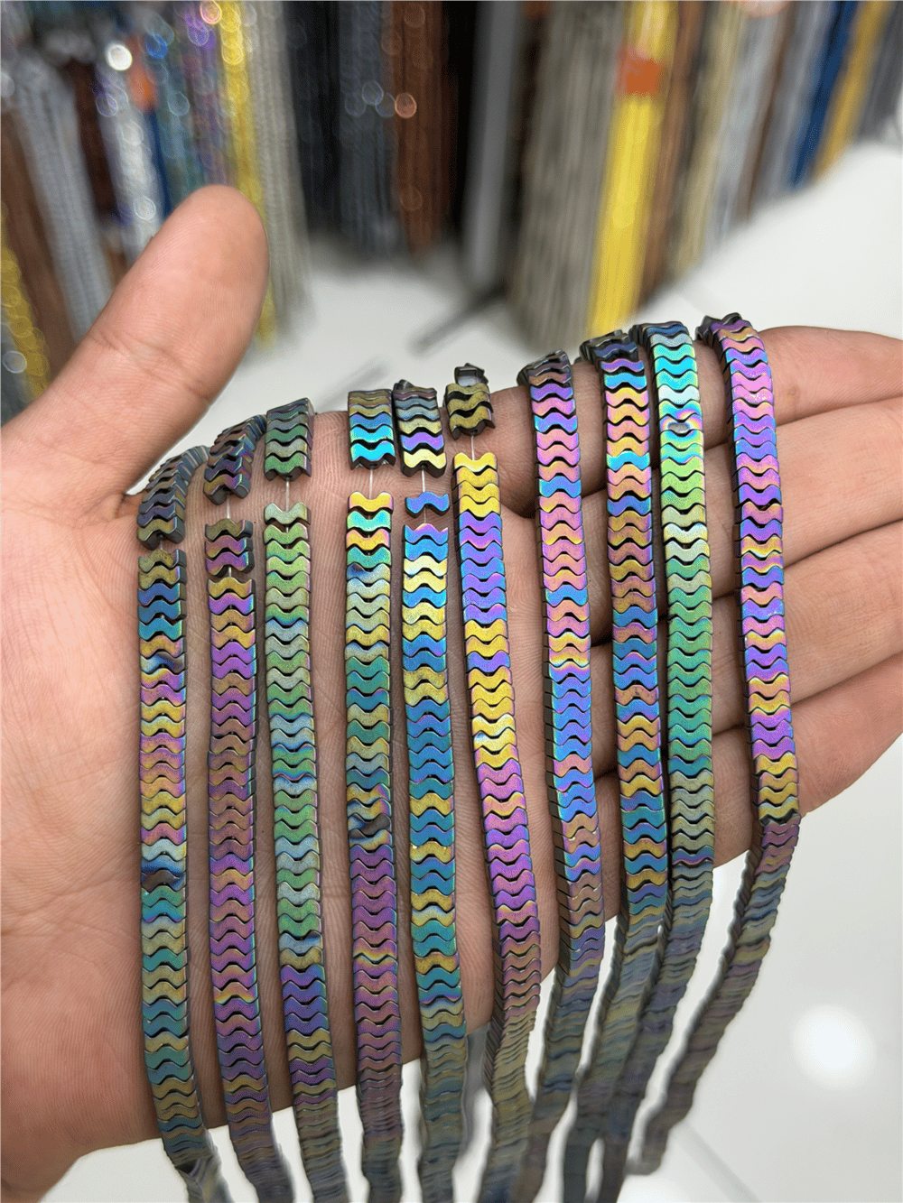 Hematit Taşı Yarasa Kesim Mat Gökkuşağı 7x1mm Doğal Taş Dizi
