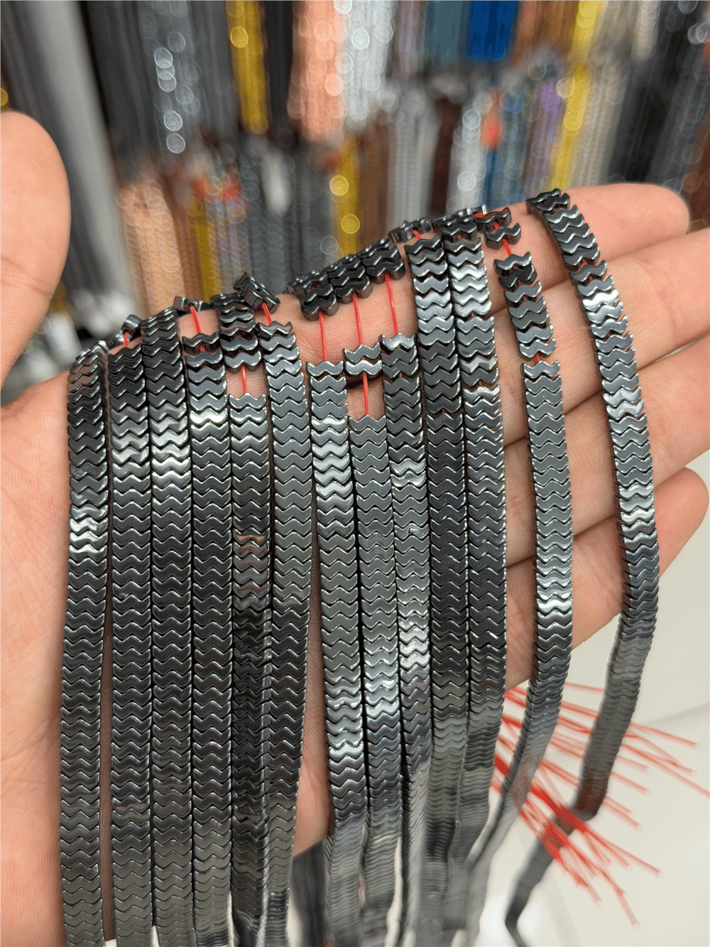 Hematit Taşı Yarasa Kesim Parlak Füme 7x1mm Doğal Taş Dizi