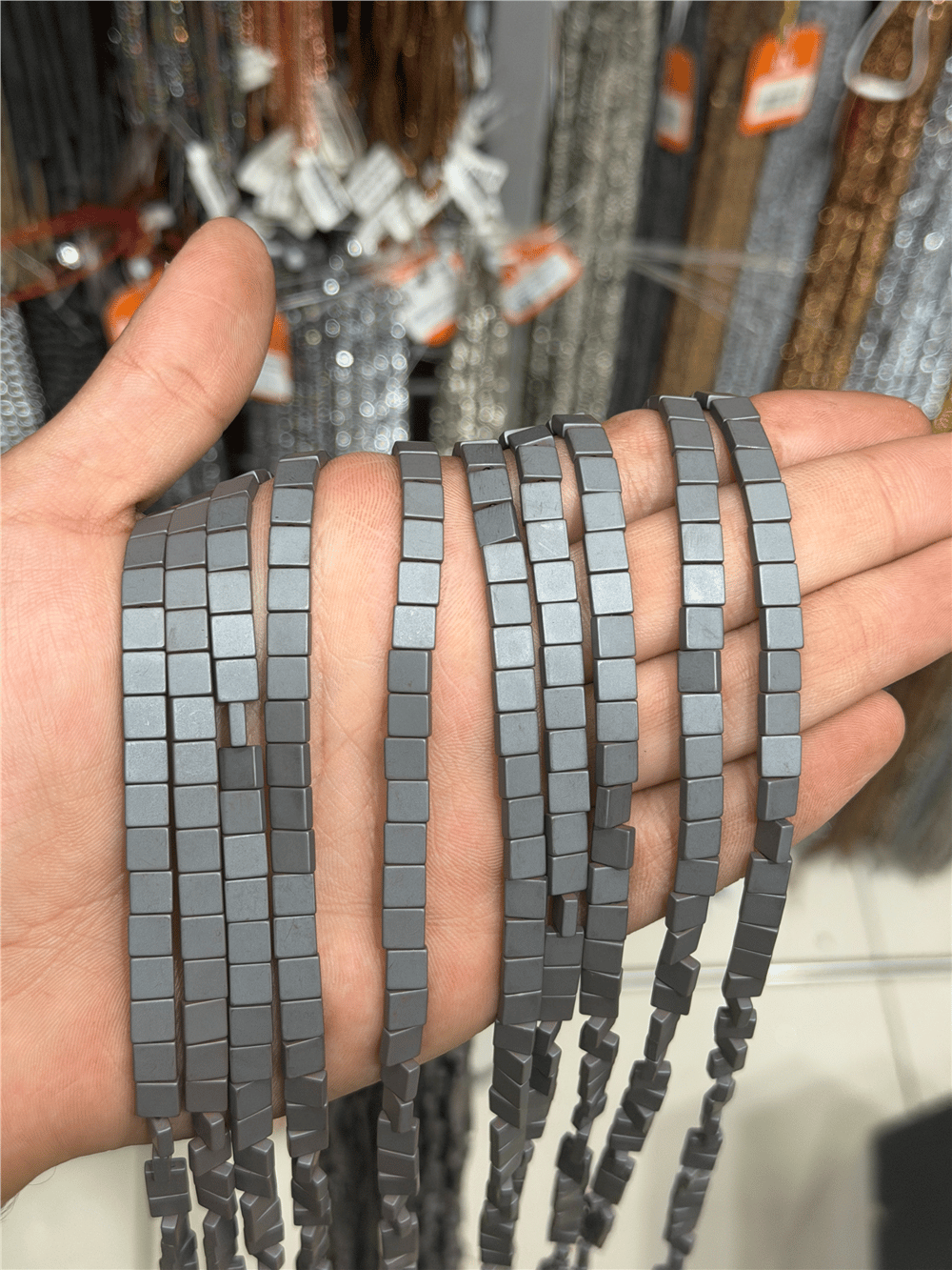Hematit Taşı Yassı Kare Kesim 6x6mm- Mat Gri Doğal Taş Dizi