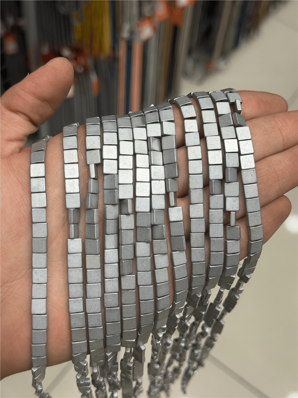 Hematit Taşı Yassı Kare Kesim 6x6mm- Mat Açık Gri Doğal Taş Dizi