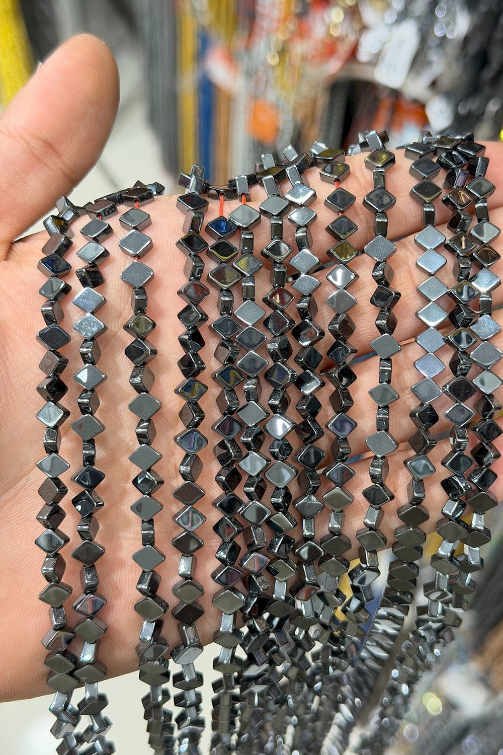 Hematit Taşı Yatay Kare Kesim Parlak Füme 6x6mm Doğal Taş Dizi