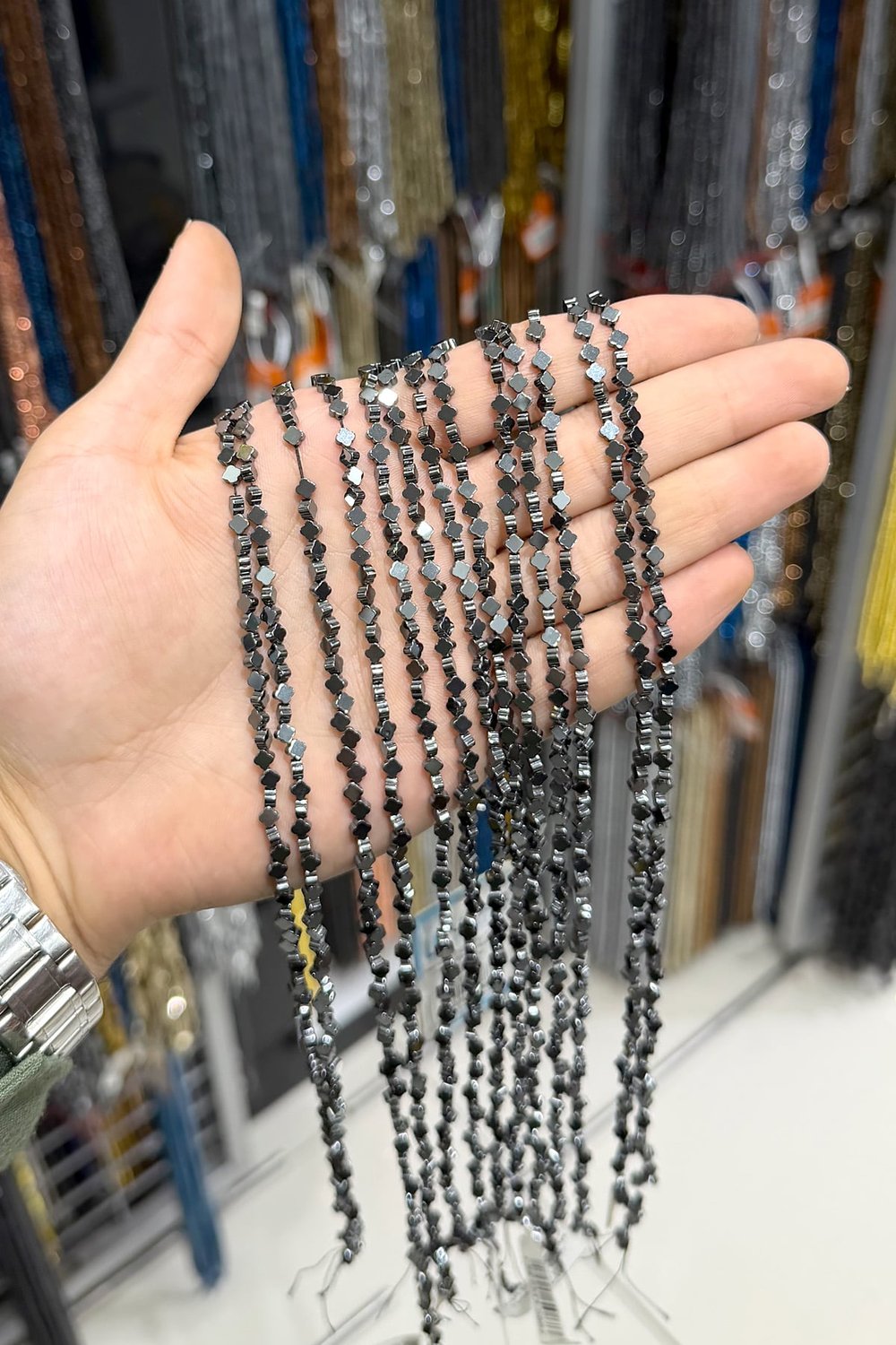 Hematit Taşı 4x4mm Yonca Kesim Doğal Taş Diziler