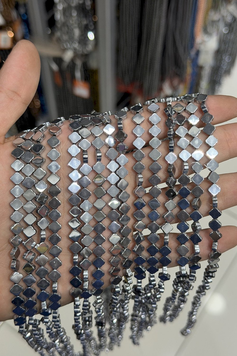 Hematit Taşı Yonca Kesim Parlak Gümüş 6x6mm Doğal Taş Dizi