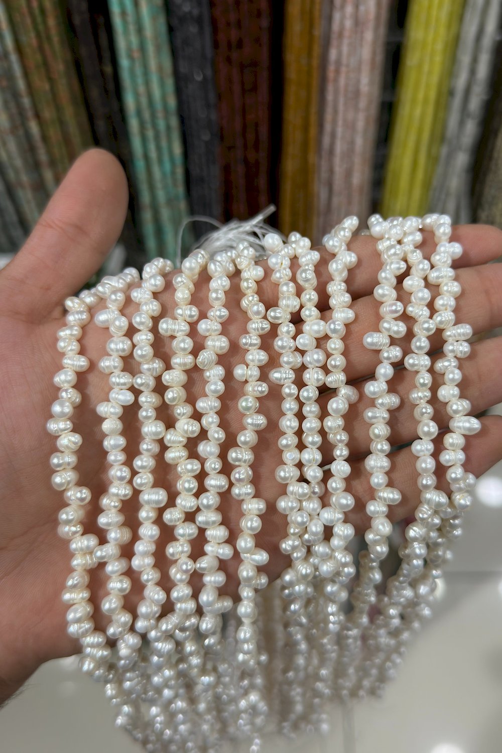 İnci Doğal Taş - Amorf Kesim 4-5mm Dizi