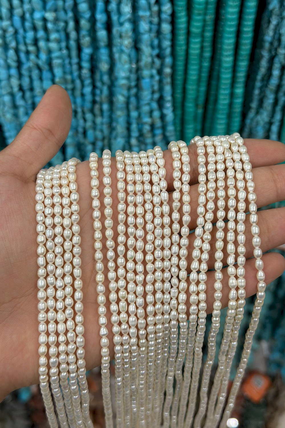 İnci Doğal Taş-Beyaz Arpa Amorf Kesim 3-4mm Dizi AB