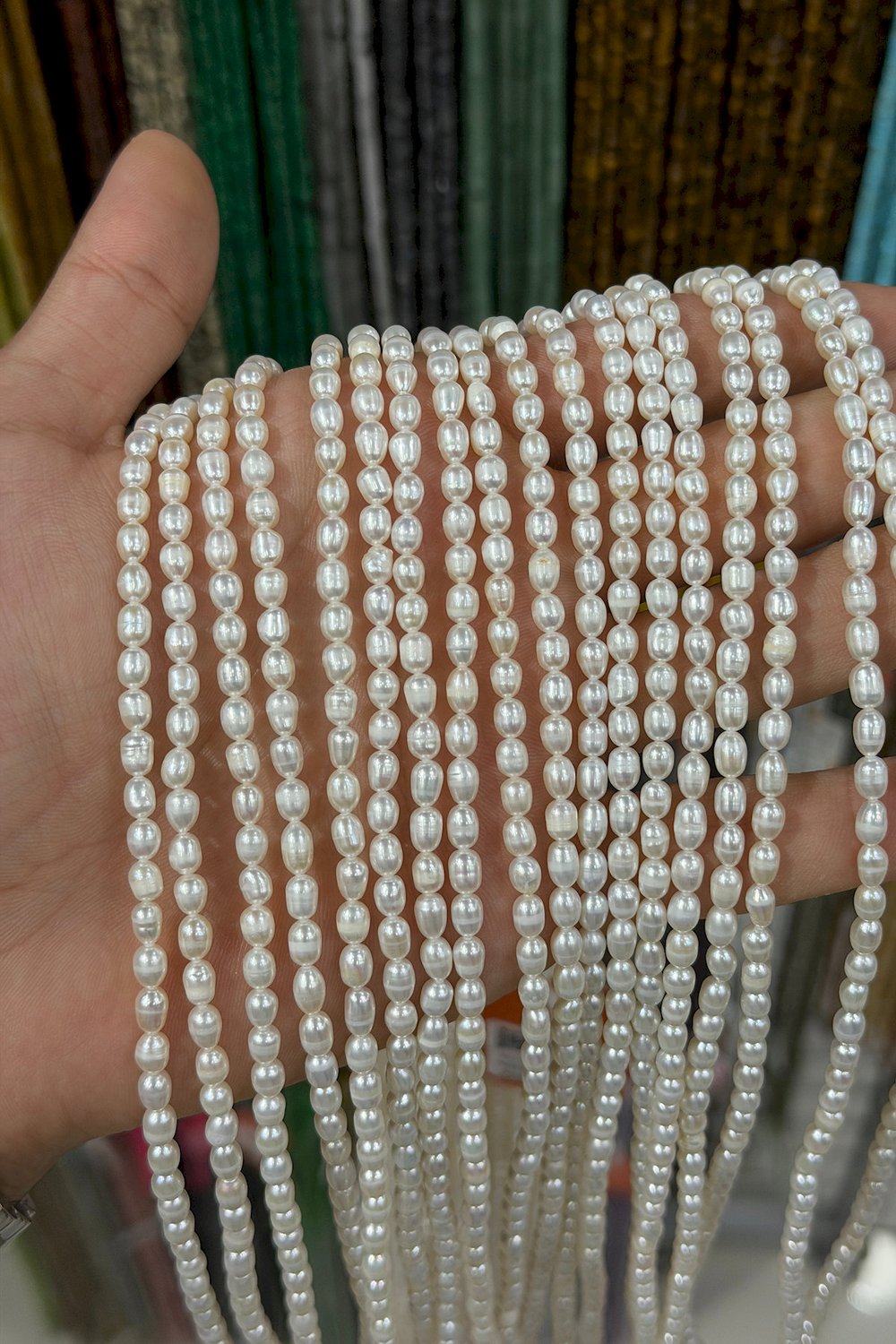 İnci Doğal Taş-Beyaz Arpa Amorf Kesim 4-5mm Dizi A