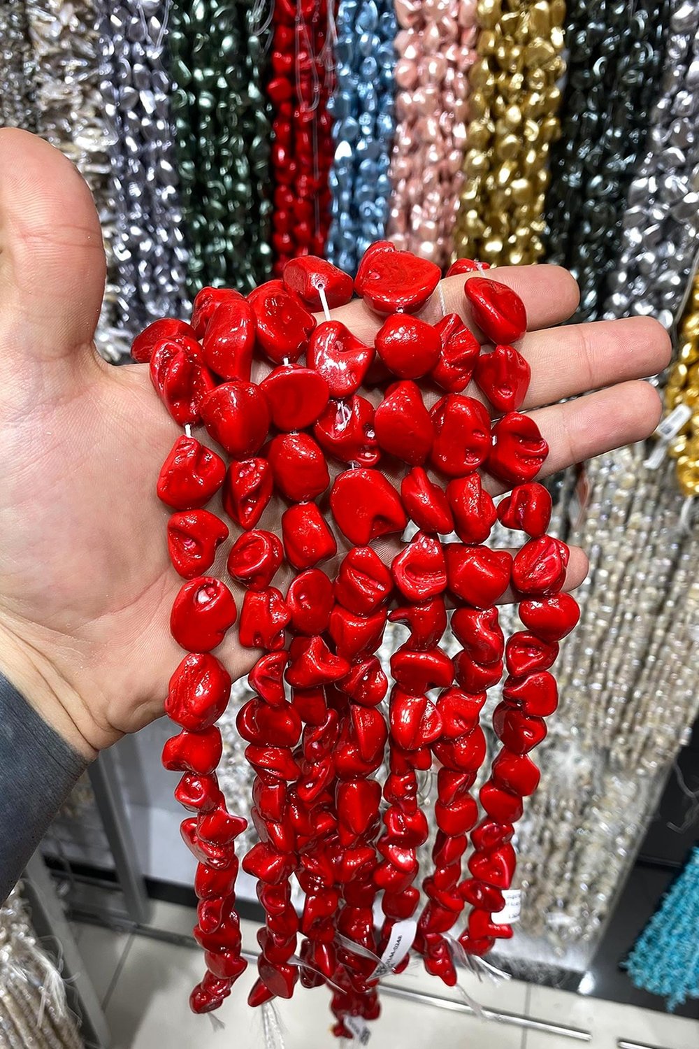 İnci Doğal Taş Parlak Kırmızı Amorf Kesim 18x25mm Dizi [Ab+]