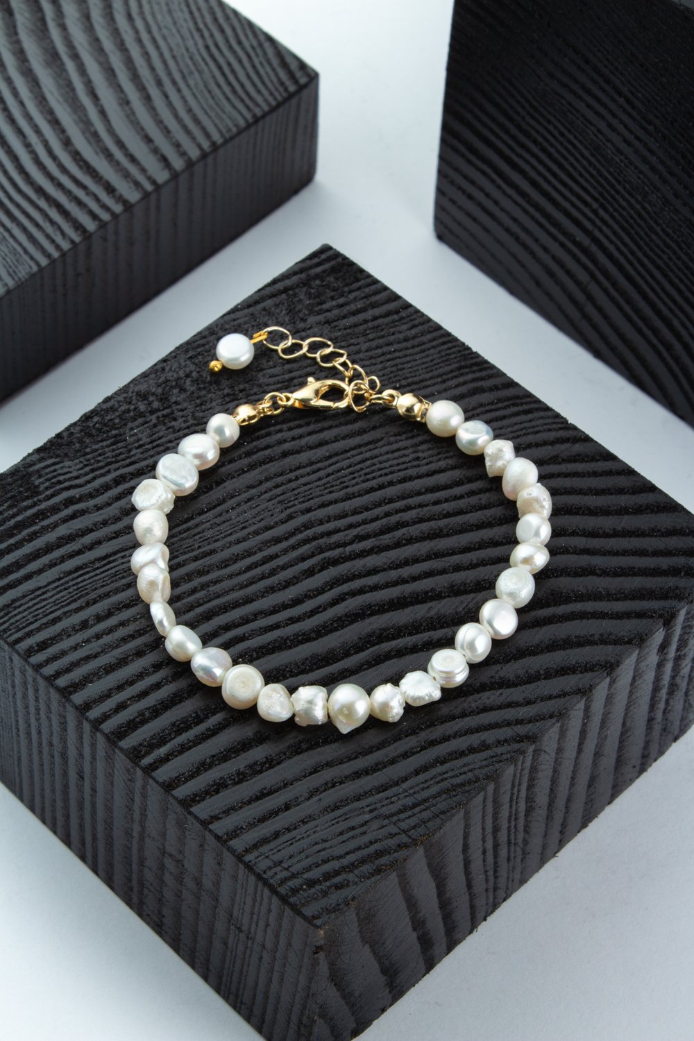 Pearl Stone White 5-6mm Gold Stainless Steel Chain Bracelet