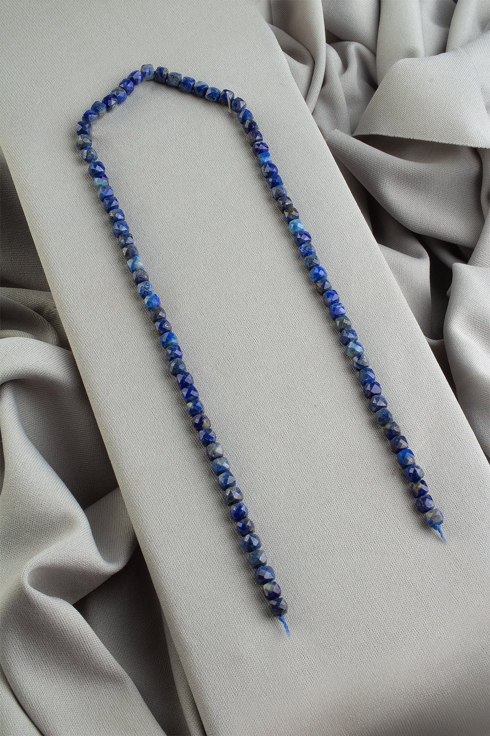 Lapis Lazuli Doğal Taş Faset Küp Kesim 4x4mm Dizi