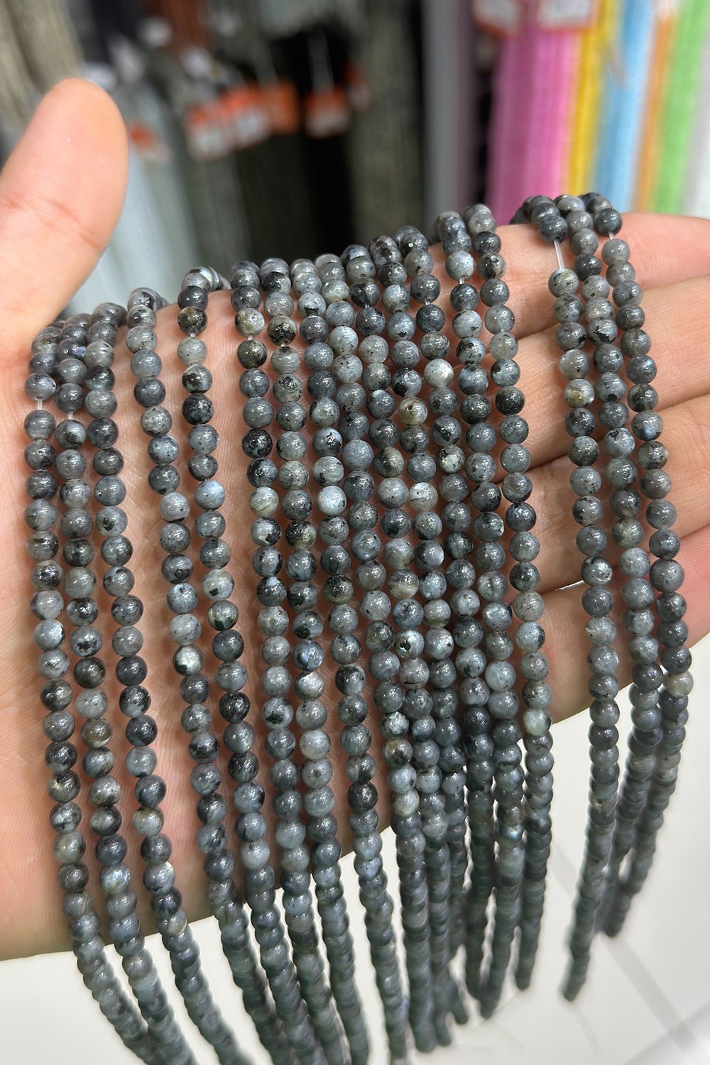 Larvakit Taşı Küre Kesim Parlak 4mm Doğal Taş Dizi [B]