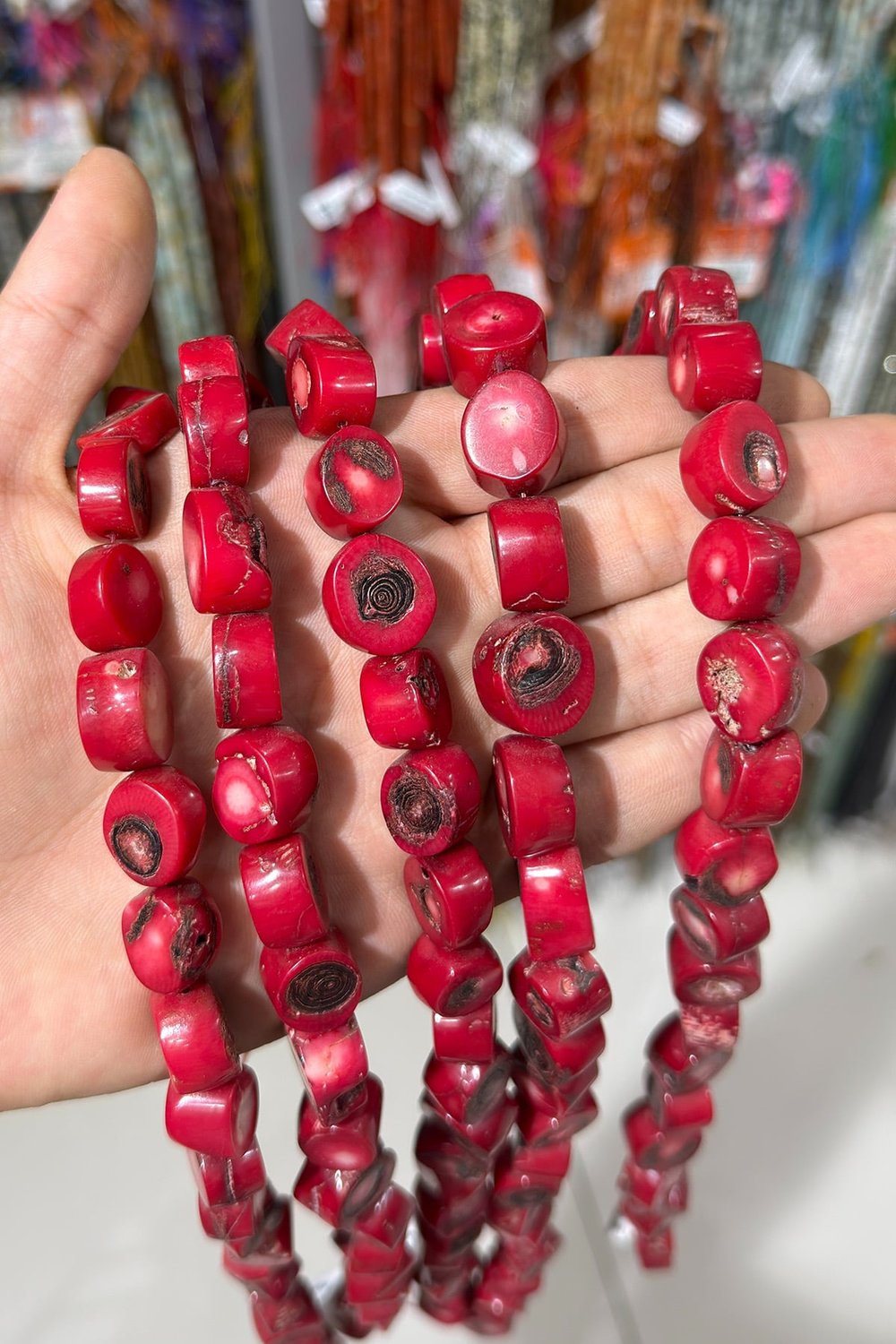 Mercan Doğal Taş Kırmızı Parlak Amorf Kesim 17x15mm Dizi