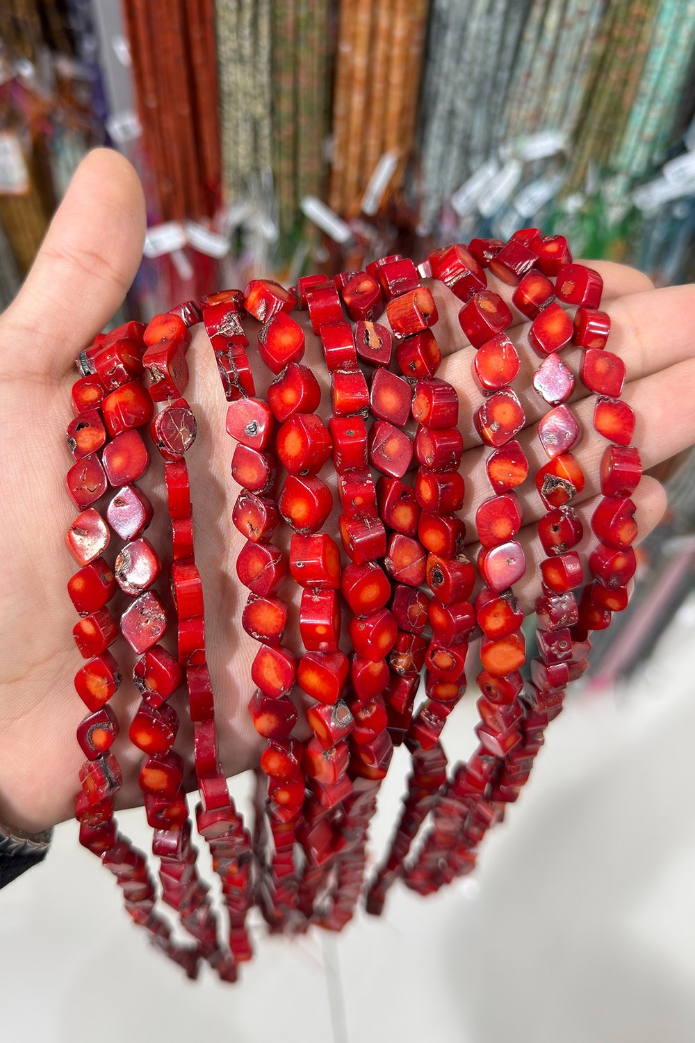 Mercan Doğal Taş Parlak Beyaz Göz Kesim 5x12mm Dizi