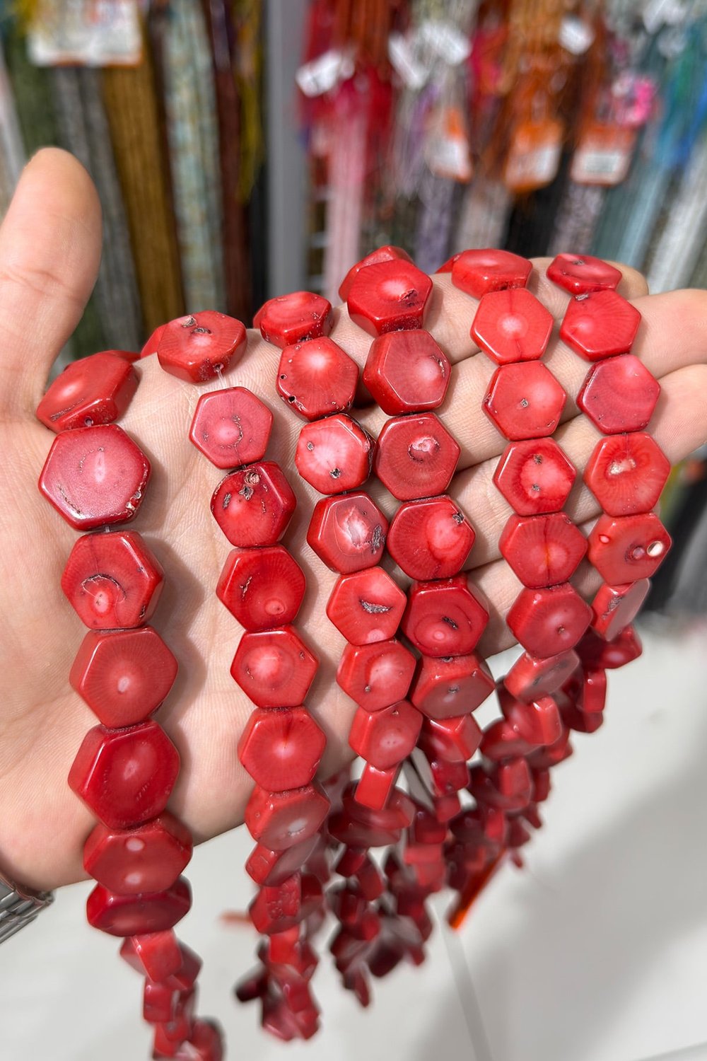 Mercan Doğal Taş Parlak Kırmızı Altıgen 19x6mm Dizi
