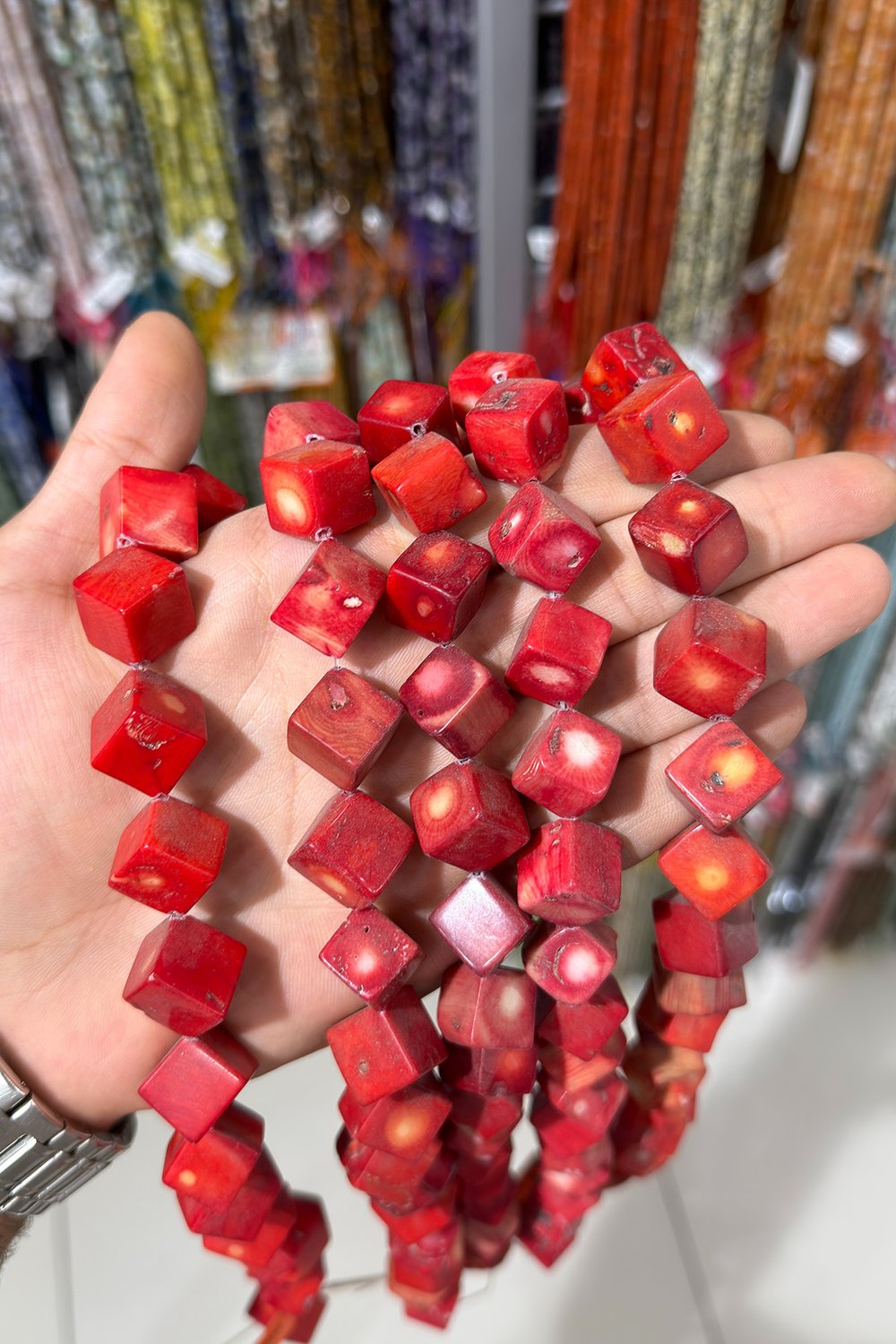 Mercan Taşı - Çapraz Küp Kesim Parlak Kırmızı 13mm Doğal Taş Dizi