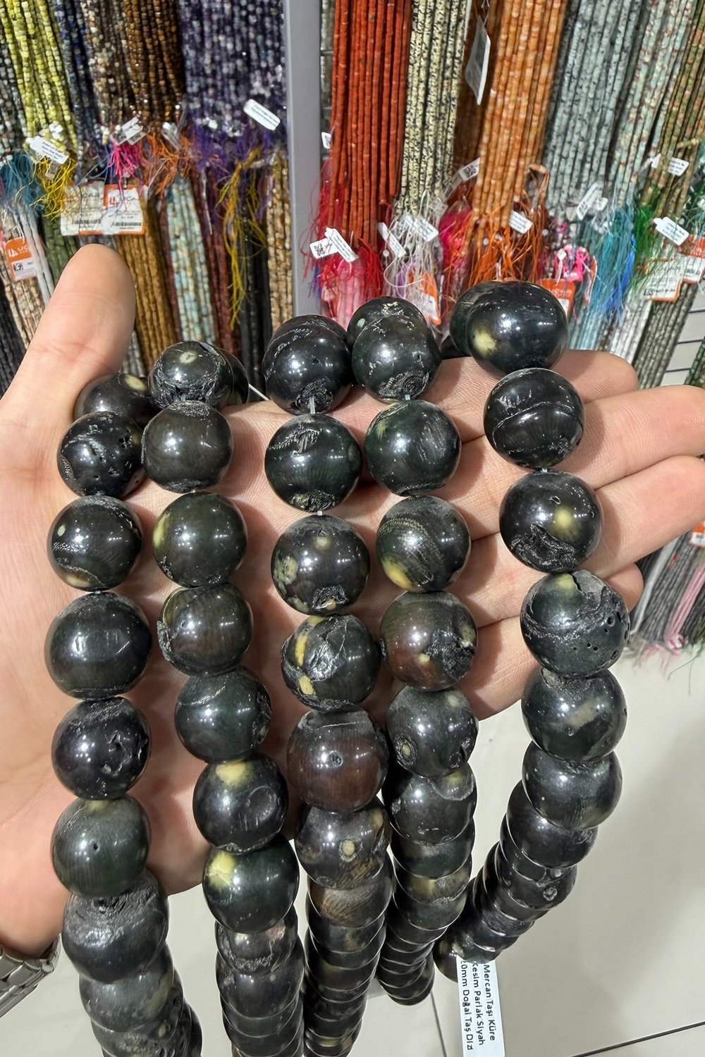 Mercan Taşı Küre Kesim Parlak Siyah 20mm Doğal Taş Dizi