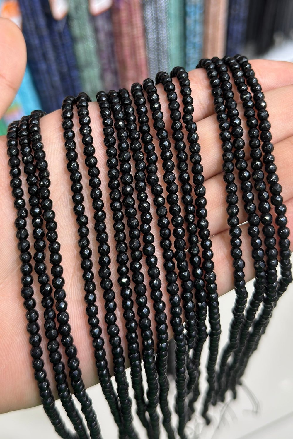 Oniks Taşı Küre Faset Kesim Parlak 4mm Doğal Taş Dizi
