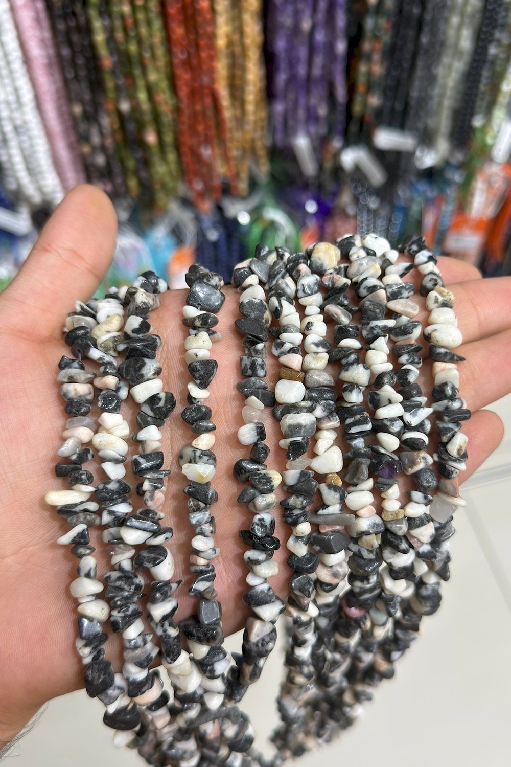 Panda Jasper Kırık Taş Orta Boy Parlak 5x8mm Doğal Taş Dizi