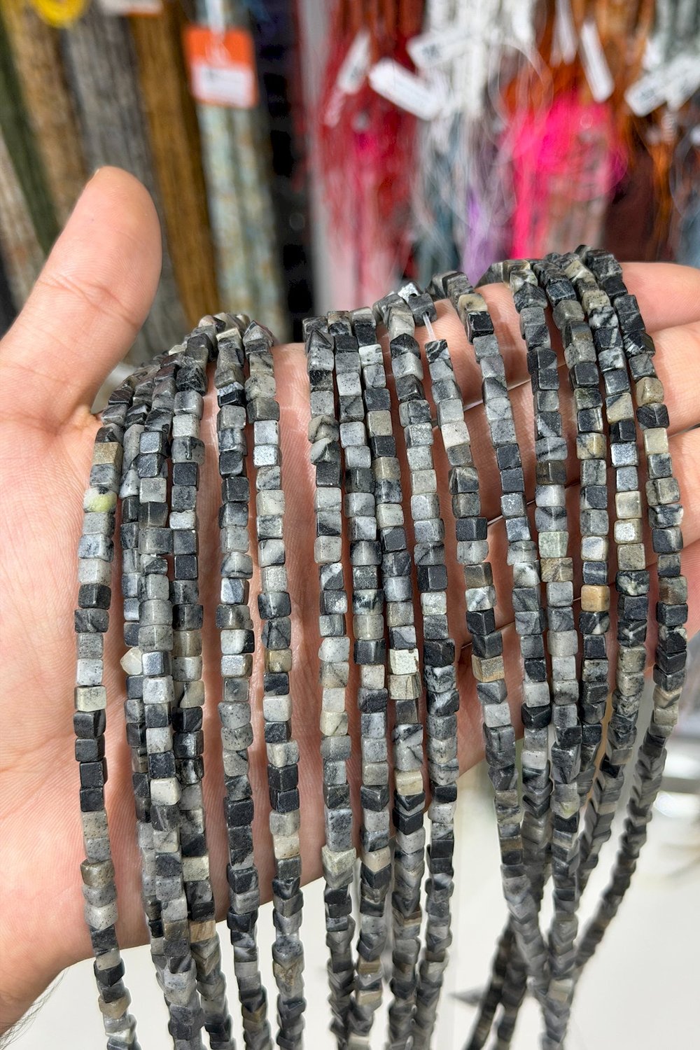 Picasso Jasper Taşı Küp Kesim Parlak Gri 4x4mm Doğal Taş Dizi [AA]