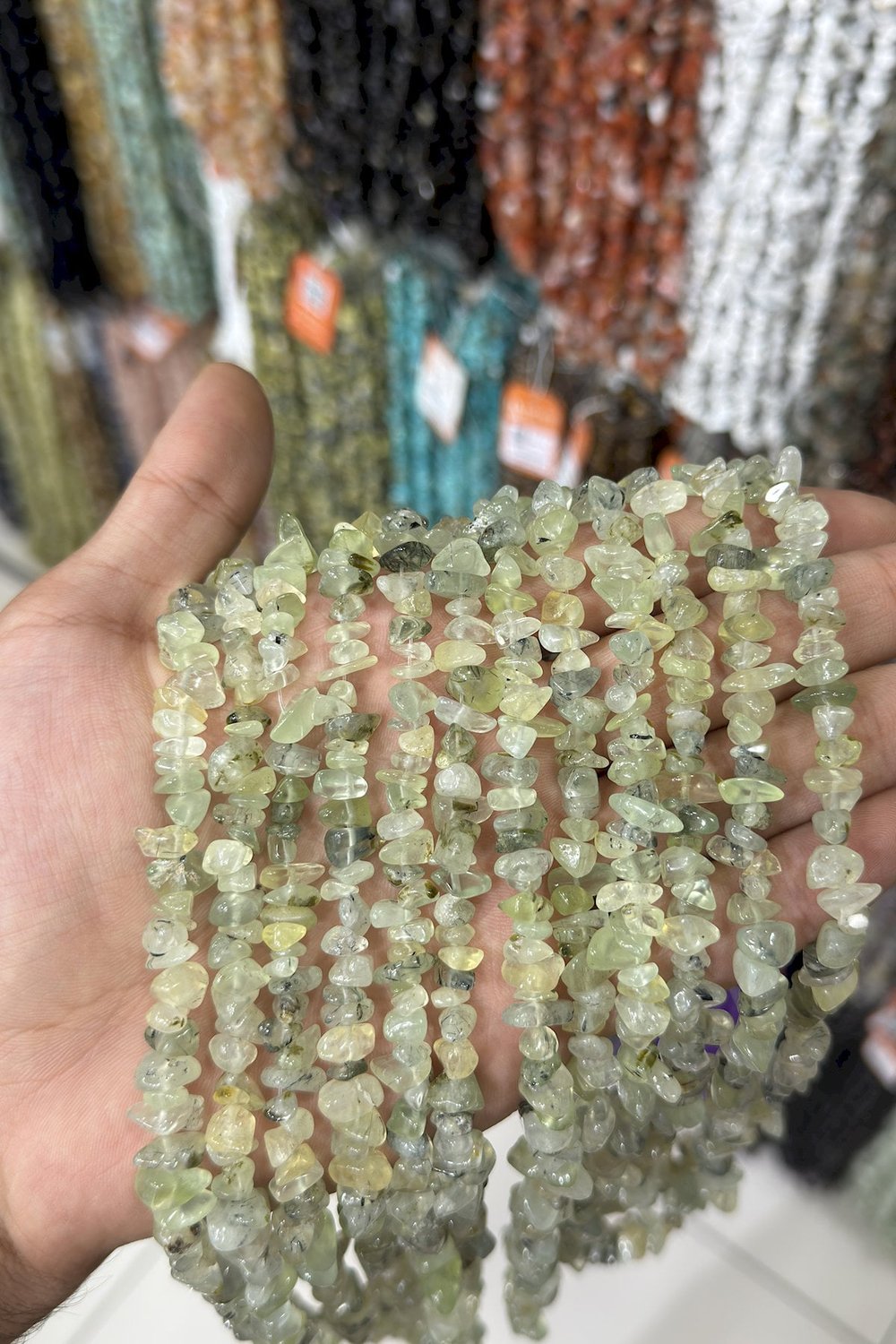 Prehnit Kırık Taş Orta Boy Parlak 5x8mm Doğal Taş Dizi