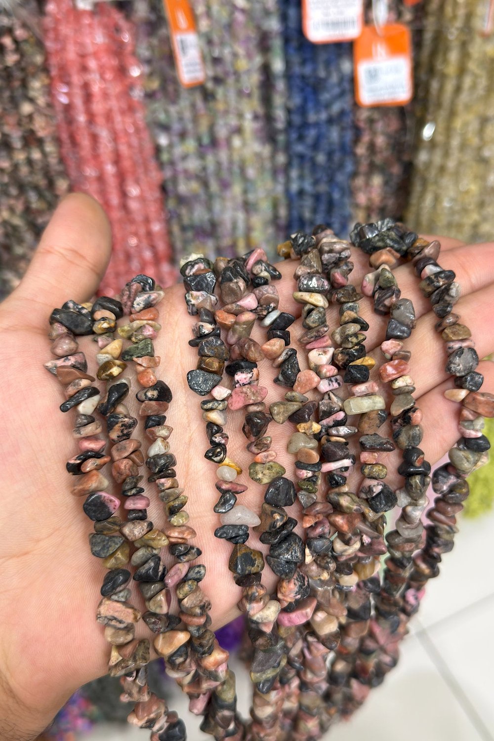 Rodonit Kırık Taş Orta Boy Parlak 5x8mm Doğal Taş Dizi