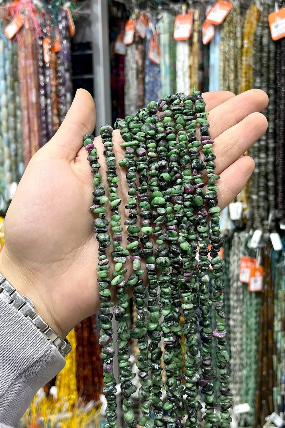 Ruby Zoisit Taşı Amorf Kesim Parlak Doğal Taş Dizi [AA]