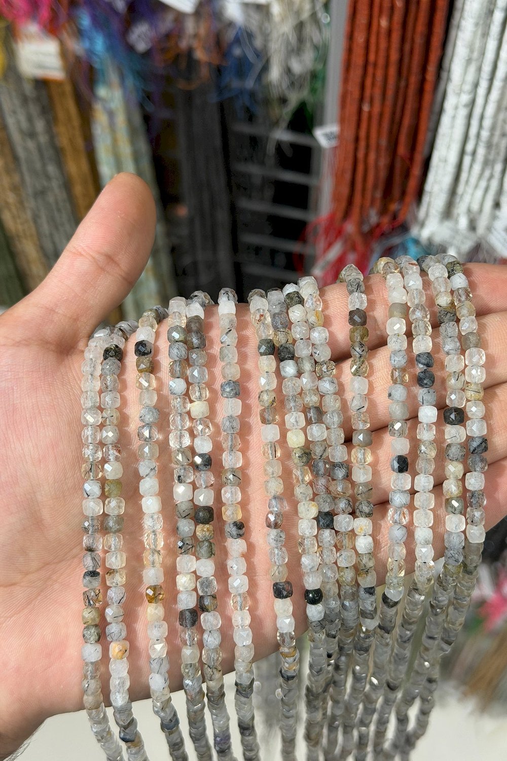 Rutil Kuvars Taşı Faset Küp Kesim 4x4mm Doğal Taş Dizi