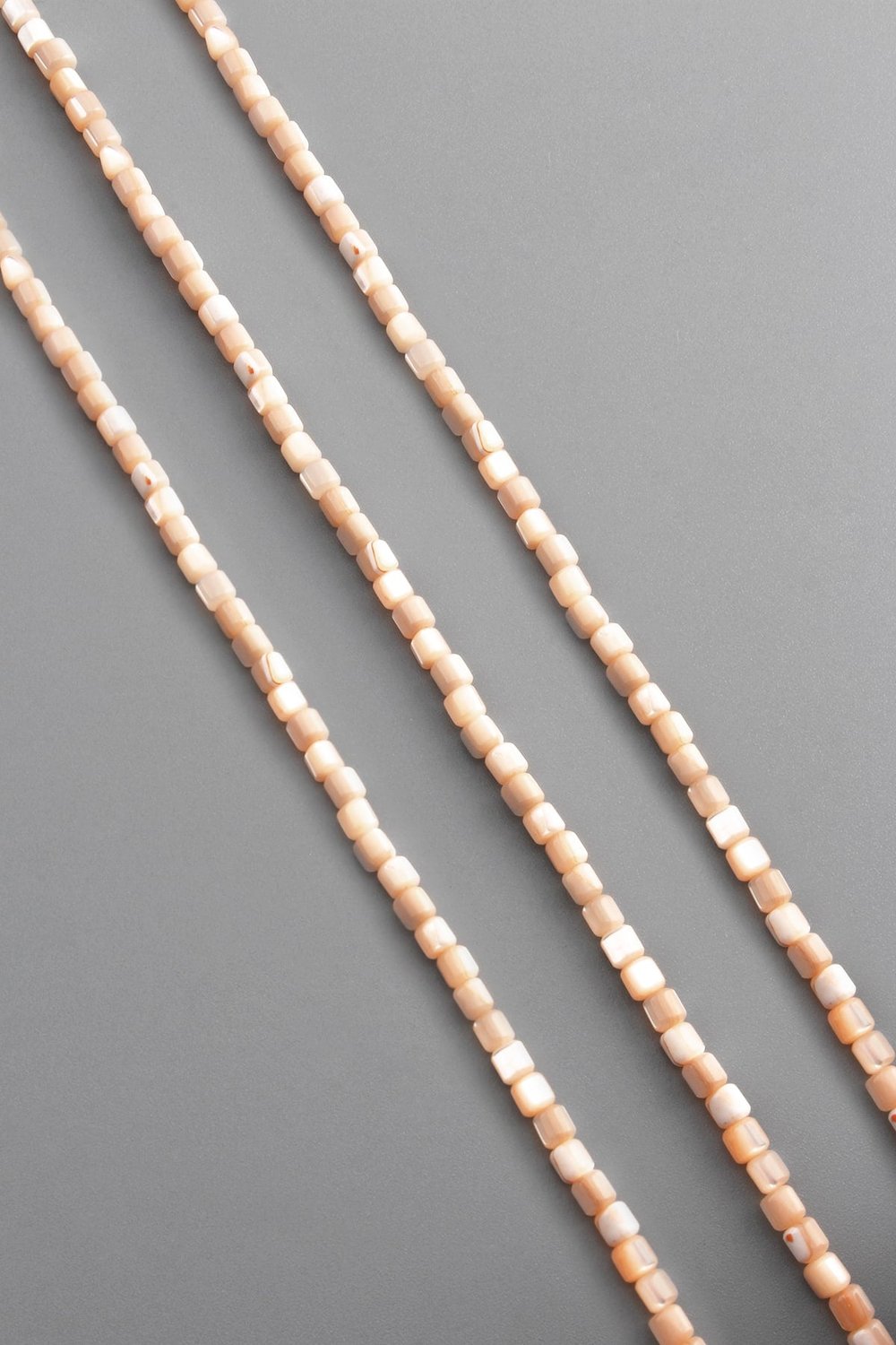 Sedef Taşı Dore Kesim Parlak Açık Pembe 3x3mm Doğal Taş Dizi [AB+]