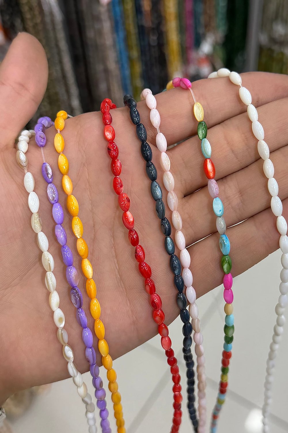 Sedef Taşı Arpa Kesim Beyaz 4x8mm Doğal Taş Dizi