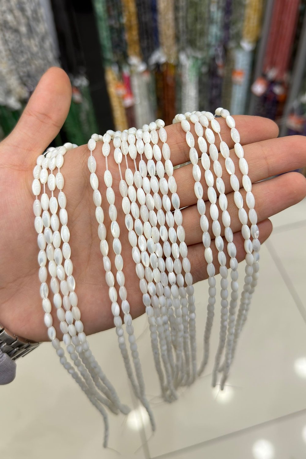 Sedef Taşı Arpa Kesim Parlak Beyaz 4x8mm Doğal Taş Dizi [AA]