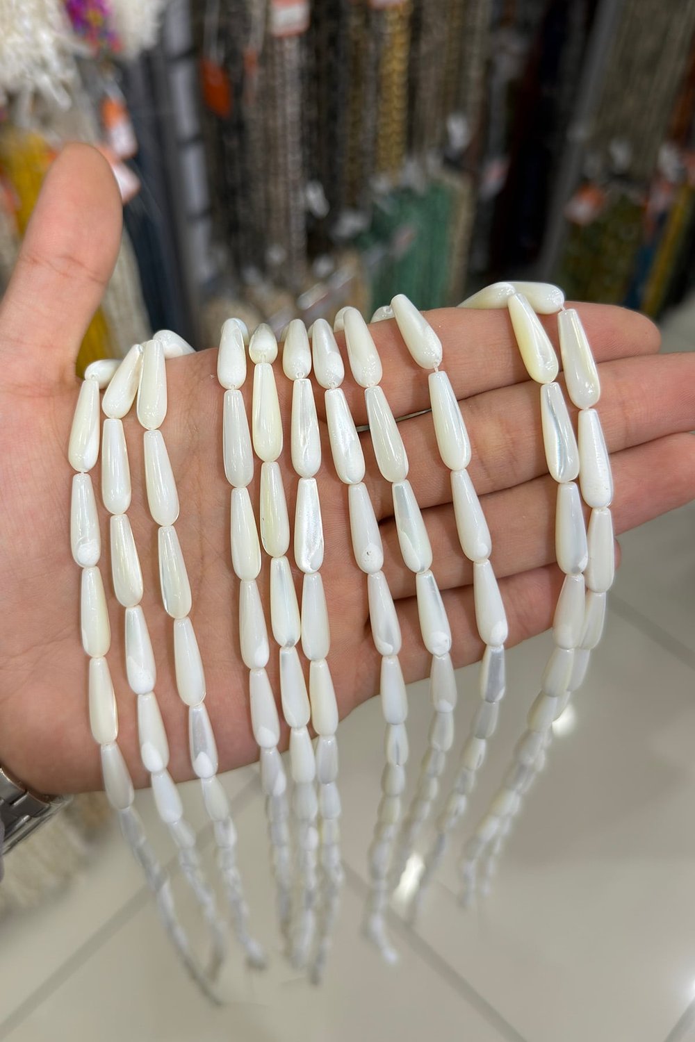 Sedef Taşı Damla Kesim Parlak Beyaz 6x20mm Doğal Taş Dizi [AA]