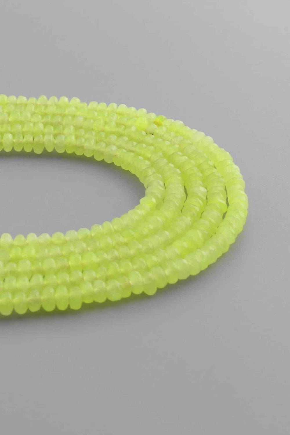 Sıkma Taşı Faset Kesim Parlak Yeşil 4x2mm Doğal Taş Dizi