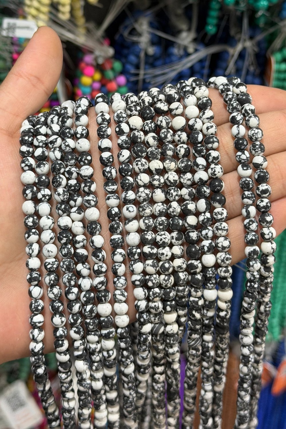 Sıkma Taşı Küre Kesim Parlak Siyah Beyaz 6mm Doğal Taş Dizi