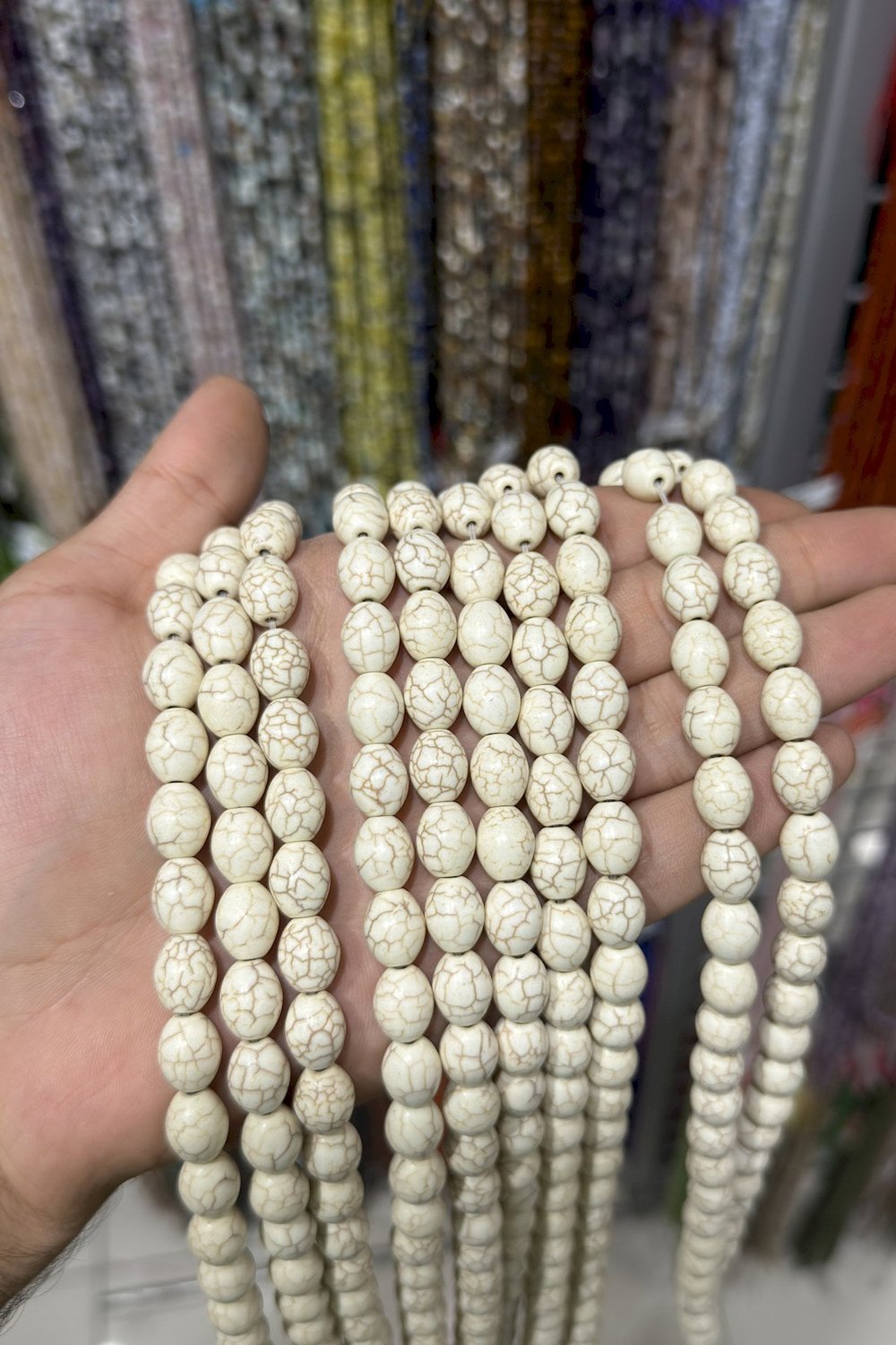 Sıkma Turkuaz Arpa Kesim Beyaz 10x12mm Doğal Taş Dizi