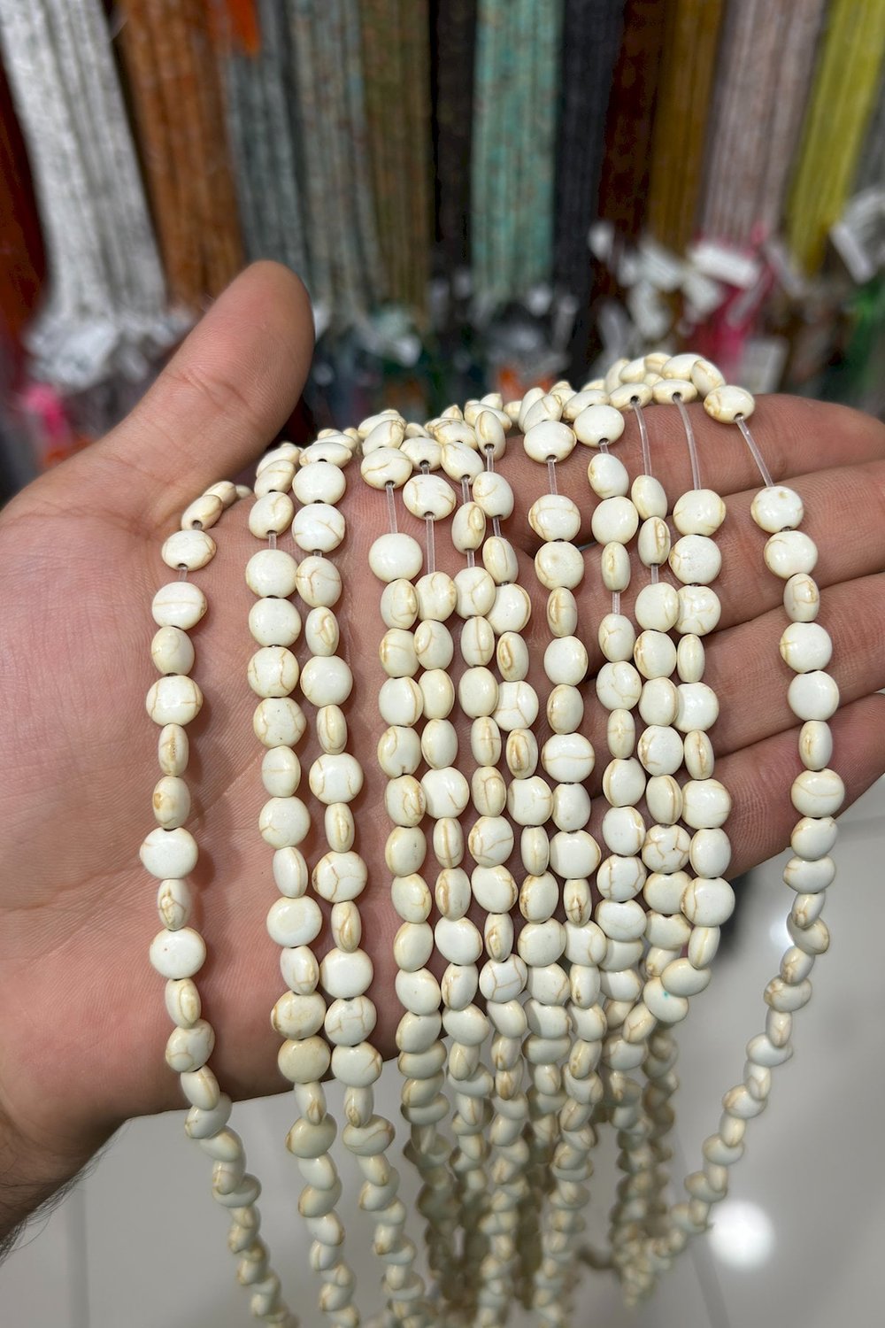 Sıkma Turkuaz Daire Kesim Beyaz 8x4mm Doğal Taş Dizi